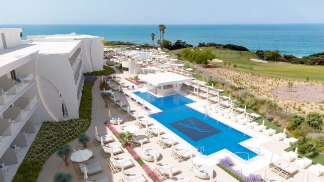 Amare sancti Petri pool view